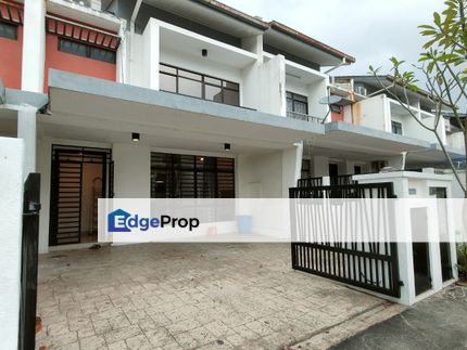 Double Storey Superlink House Taman M Residence 1 Rawang Selangor, Selangor, Rawang