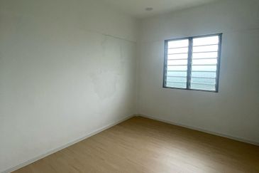 Flat Taman Plentong Utama