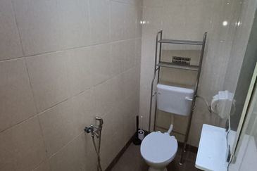 1st Floor Shop Office, Partition Room, Facing Main Road, Taman Teratai