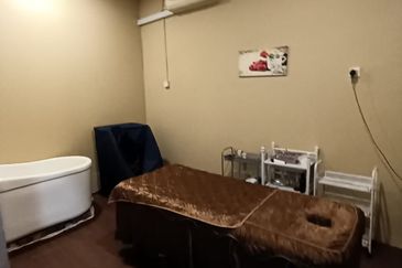 1st Floor Shop Office, Partition Room, Facing Main Road, Taman Teratai