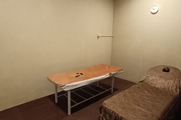 1st Floor Shop Office, Partition Room, Facing Main Road, Taman Teratai