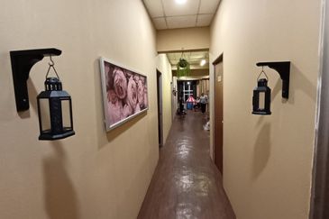 1st Floor Shop Office, Partition Room, Facing Main Road, Taman Teratai