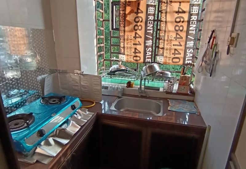 Taman Pulai Utama Flat