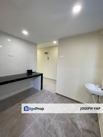 Pangsapuri larkin idaman, full loan, fully renovation, Level 8, Johor, Johor Bahru