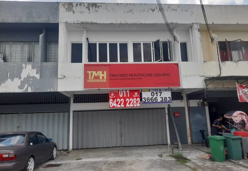 Shop Lot At Taman Shahabat , Semenyih, Kajang For Sale