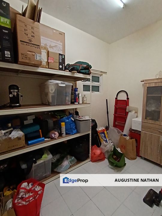 STERLING CONDOMINIUM, KELANA JAYA, SELANGOR WITH 2 CAR PARKS NEAR LRT, Selangor, Kelana Jaya