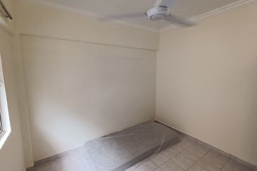 Makmur Apartment, Taman Sri Subang