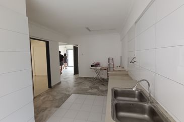 Makmur Apartment, Taman Sri Subang