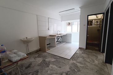 Makmur Apartment, Taman Sri Subang