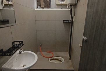 Makmur Apartment, Taman Sri Subang