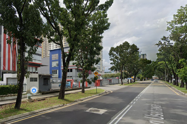 Setapak 3.5 Storey Semi D (Corner Lot) with Extra Land Easy Access & Loading 