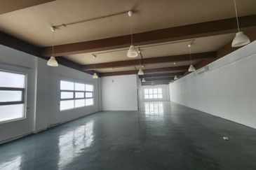 Glen 9 @ Hicom-Glenmarie Industrial Park - Endlot 5 Storey with Lift, Freehold