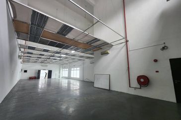Glen 9 @ Hicom-Glenmarie Industrial Park - Endlot 5 Storey with Lift, Freehold