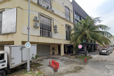Setapak 3.5 Storey Semi-D Factory Facing Mainroad Easy Access 