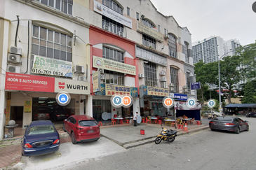 Setapak 3.5 Storey Semi-D Factory Facing Mainroad Easy Access 