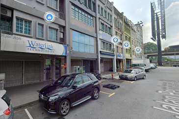 Pandan Perdana Ground Floor Shop 22x75 Many Parking Space