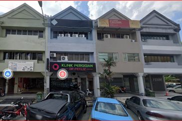 Sec 1 Ground floor Shop 2200sf Nearby 99 SPEEDMART & BSN Bank