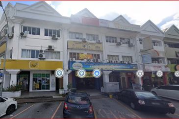 Sec 1 Ground floor Shop 2200sf Nearby 99 SPEEDMART & BSN Bank