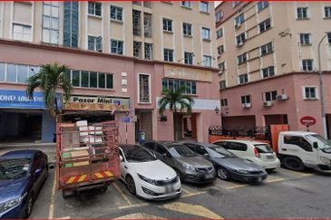 Diamond Square Ground Floor Shop Nearby Diamond Regency Condo