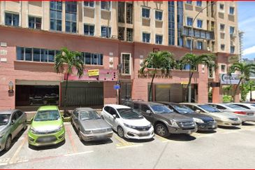 Diamond Square Ground Floor Shop Nearby Diamond Regency Condo