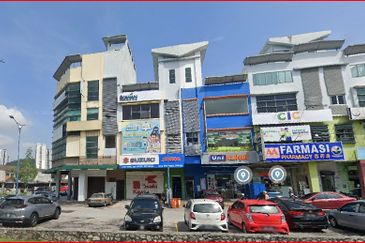 Taman Permata Corner Shop (Ground Floor + Mezzanine Floor) Great Location