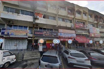 Taman Permata Corner Shop (Ground Floor + Mezzanine Floor) Great Location 