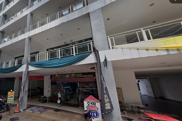 StarParc Point Corner Office with Lift Fully Renovate into Office Around RM200K