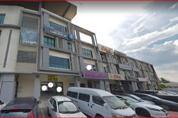 Hedgeford 2nd Floor Office Facing Mainroad