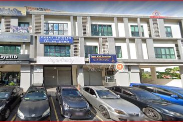 Hedgeford 2nd Floor Office Facing Mainroad