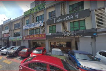 Hedgeford 2nd Floor Office Facing Mainroad