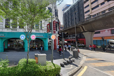 City Centre Jalan Tun H S Lee  PRE WAR Building Ground Floor Shop Facing Mainroad Near RHB Bank