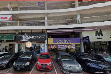 PV128 Ground Floor + Mezzanine Floor Near to 3 Condominiums & Columbia Hospital