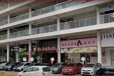 PV128 Ground Floor + Mezzanine Floor Near to 3 Condominiums & Columbia Hospital