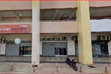 Platinum Walk Ground Floor Shop Endlot Great Location 