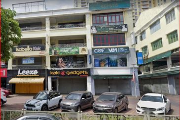 Platinum Walk Ground Floor Shop Endlot Great Location 