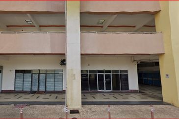 Platinum Walk Ground Floor Shop Endlot Great Location 