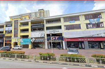 Platinum Walk Ground Floor Shop Endlot Great Location 
