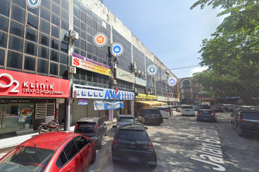 Taman Melawati Ground Floor Shop Facing Mainroad Next to MRR2 Highway