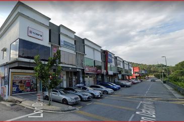 Dataran Wangsa 2.5 Storey Shop-Office Freehold Facing Mainroad