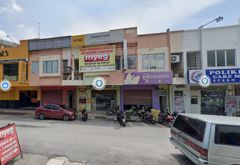 Ampang Waterfront 2 Adjoining 2 Storey Hotel  