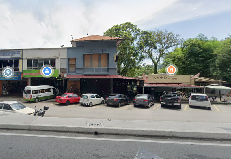 Ampang Waterfront 2 Adjoining 2 Storey Hotel  