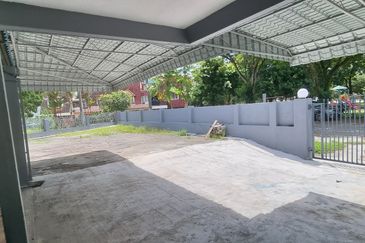 SS15 Double Storey Corner House For Sale