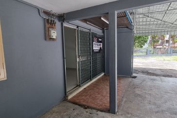 SS15 Double Storey Corner House For Sale