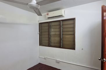 SS15 Double Storey Corner House For Sale