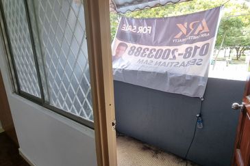 SS15 Double Storey Corner House For Sale