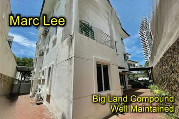 3 Storey Bungalow, Southeast Direction, Persiaran Minden, Gelugor, Quiet Neighborhood, Well Maintained House