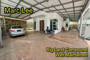 3 Storey Bungalow, Southeast Direction, Persiaran Minden, Gelugor, Quiet Neighborhood, Well Maintained House