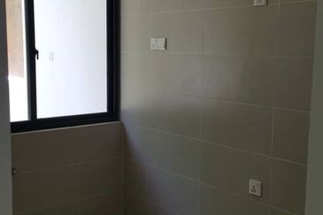 Stramax Residences @ Desaria