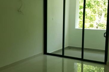 Stramax Residences @ Desaria