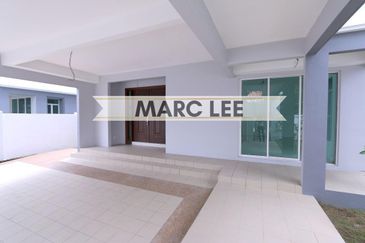 The Zen Bungalow, 3.5 Storey, With Lift, Private Pool, Rooftop Terrace, Jalan Batu Uban 5, Gelugor